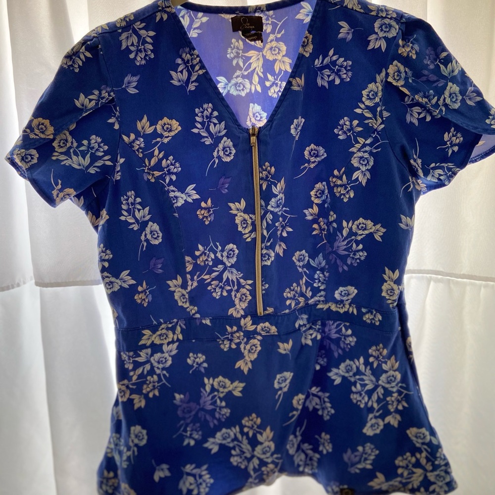 Scrub top